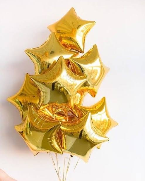 St. Patrick’s Dozen Gold Stars Foil Balloons with Balloon Weight