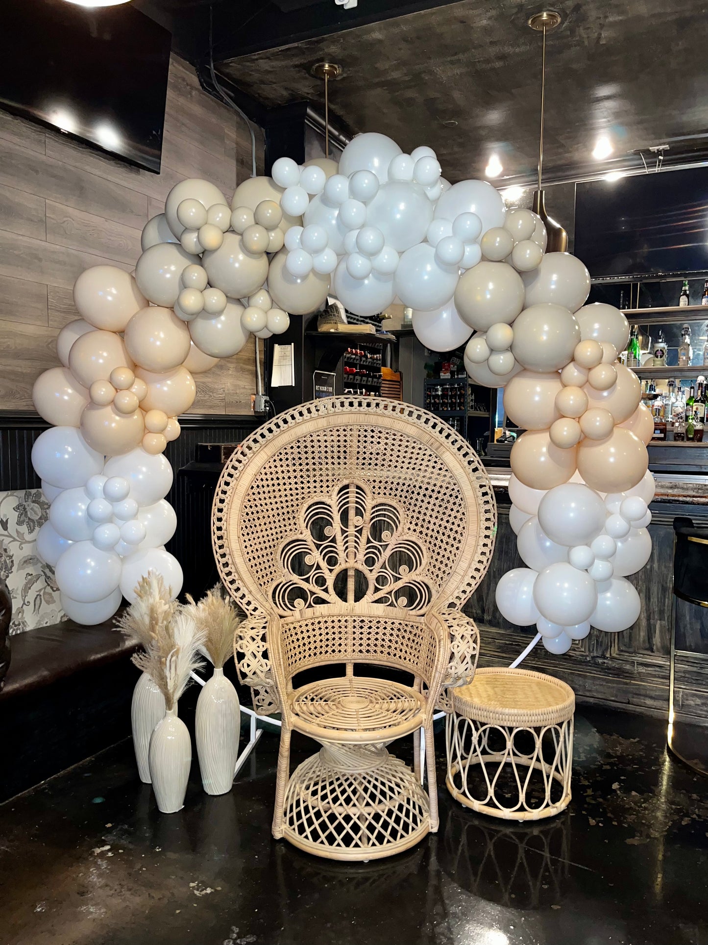 Circle Arch with Full Balloon Design